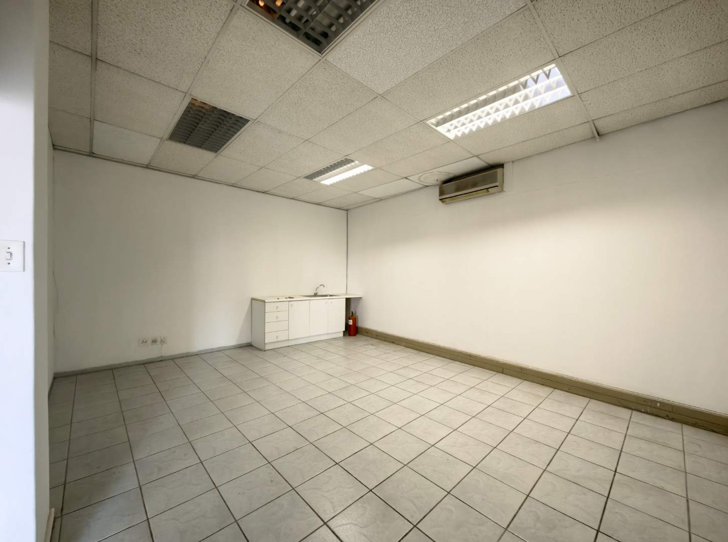 To Let commercial Property for Rent in Maitland Western Cape